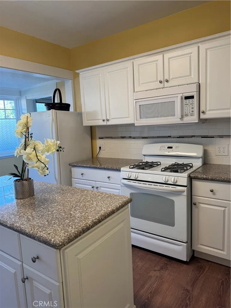 3857 Pine Street, Riverside, California 92501 home-pic-6